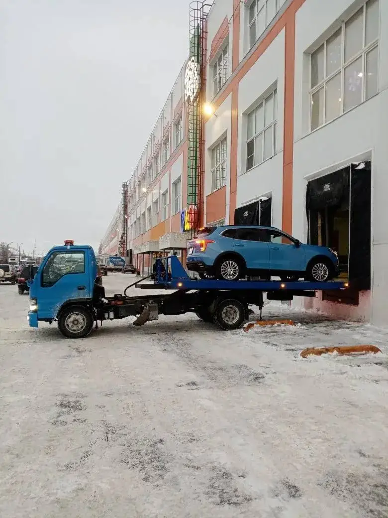 Погрузка автомобиля на эвакуатор в Кургане